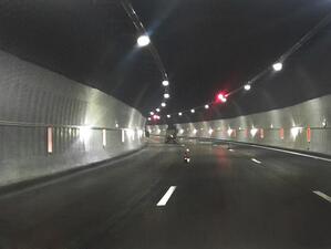 Най-дългият тунел на магистрала "Хемус" пуснат за движение на леки коли