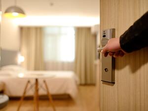 30 хотела обявени на търг заради лоши кредити
