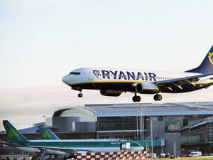 Отмяната на полети не попречи на Ryanair да регистрира ръст на печалбата