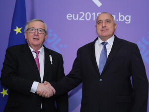България не е напреднала достатъчно, за да влезе в еврозоната, обяви Юнкер