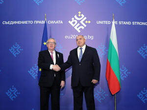 Брюксел подкрепя енергийните амбиции на България, заяви Юнкер