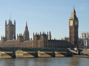 Лондон обмисля да въведе извънреден данък за най-богатите