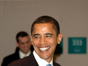 За пръв път от месеци Обама събра повече пари от Ромни