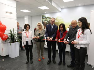 Повече пространство и удължено работно време предлага обновеният офис на EVN в Стара Загора 

