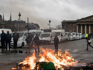 Протестите във Франция нанасят щети за милиарди евро