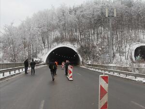 Обвиниха 6 длъжностни лица от АПИ за инцидента в тунел „Ечемишка“, при който загина жена 