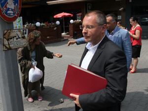 Станишев обвини администрацията в некоректни поръчки по държавни проекти 