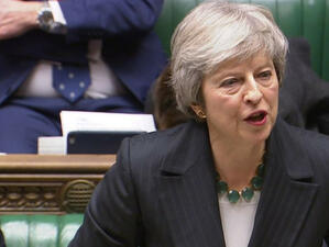 Британските депутати задължиха Тереза Мей да иска отлагане на Брекзит