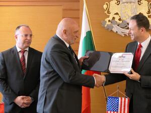 Американската агенция по военна логистика връчи сертификат за отличие на БАБХ