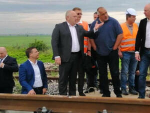 Премиерът Борисов инспектира жп ремонтите в страната