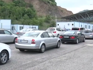 Един километър бе опашката от леки автомобили на българо гръцката граница