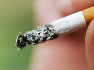 Може да отпадне пълната забрана за пушене на обществени места