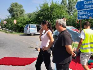 Шести ден продължава безсрочния протест до сливенското село Крушаре