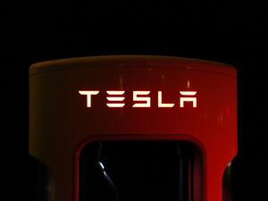 Коли на Tesla излизат от шанхайския завод до края на годината