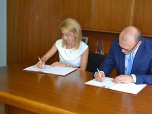 Община Габрово подписа договор за доставка на 8 нови CNG автобуса YUTONG