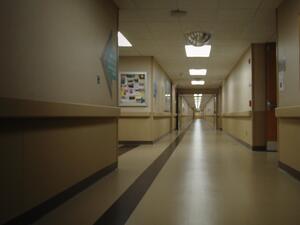 Лекарите в държавните болници в Гърция стачкуват