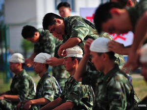 Китай ще наказва отказалите се от военна служба с лоши социални кредити