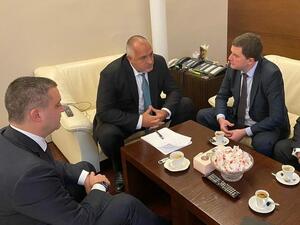 Кметът на Перник получи 2.7 млн. лева от държавата след спешна среща с Борисов
