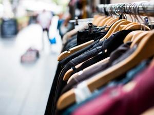 Кризата удари и продажбите на дрехи втора ръка