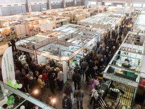 Изложбата „Агра 2020“ показва единствената в света машина за обработка на розови насаждения
