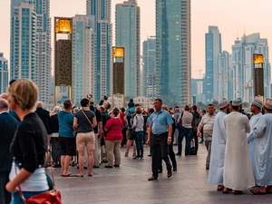 Дубай удължава ограниченията срещу Covid-19 до Рамазана, но това не спира туристическия наплив