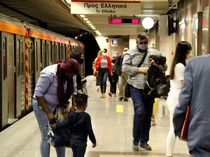 Транспортна стачка блокира Гърция, летищата обаче ще останат отворени