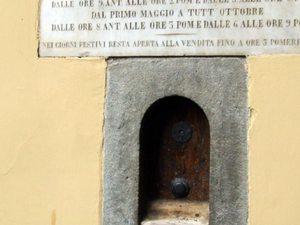 Заради пандемията във Флоренция за първи път от 16-ти век се отварят "винените прозорци"