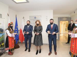 Вицепремиерът Николова откри българско туристическо представителство във Варшава