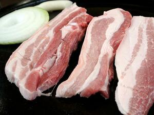Изкупната цена на свинското месо пада, цените в магазина – не