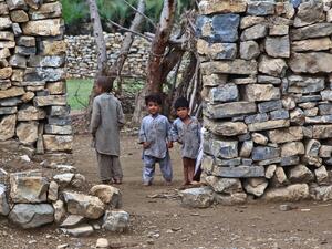 Над една трета от афганистанците са обречени на глад