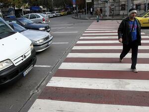 <p>Пешеходната пътека ще улесни хората, които преминават до Софийския университет</p>