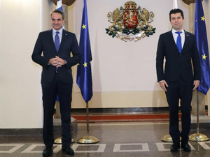 След срещата на Петков с Мицотакис ускоряват газовата връзка с Гърция