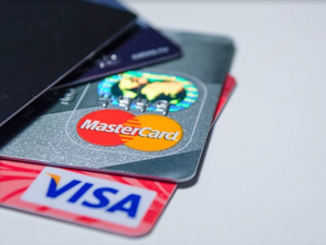 Mastercard изключи няколко руски банки, и Visa се готви за санкции