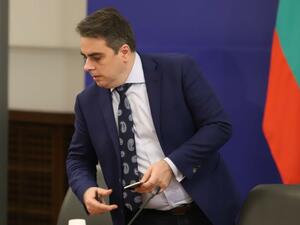 Асен Василев: По-високи заплати в публичния сектор само срещу реформи