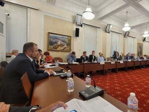 Бизнесът: Безотговорно парламентарно гласуване обрича икономиката и благосъстоянието на българските граждани