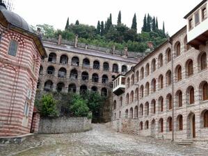 Кабинетът отпусна 3.5 млн. лв. за реставрация на Зографския манастир
