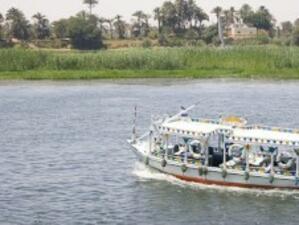 Най-малко 43 жертви при преобръщането на ферибот в Нил