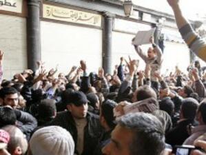 Масови арести в Сирия, няколко града са под военна обсада