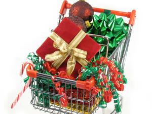 16% от българите купуват коледни подаръци след Коледа