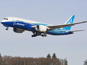 Япония проверява самолетите Boeing 787 Dreamliner