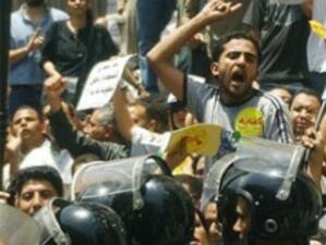 Десетки хиляди египтяни поискаха Хосни Мубарак да бъде съден