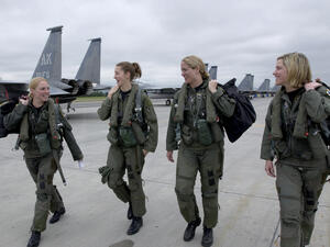 Жените се завръщат с пълна сила в американската армия?