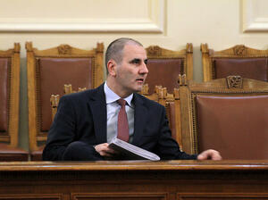 Цветанов: България ще продължи да бъде парламентарна република