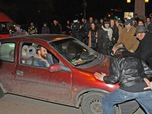 След снощния протест са задържани 25 души