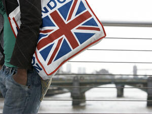 Искат строг граничен контрол за имигрантите във Великобритания