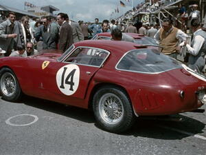 <p>Моделът Ferrari <span>Berlinetta oт състезанието </span><span>"24-те часа на Льо Ман" през юни 1953 г.<br /></span></p>