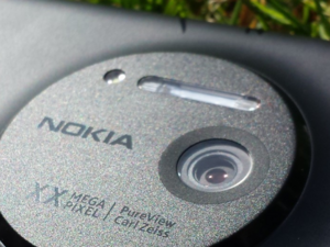 Nokia залага на смартфон със свръхмощна камера