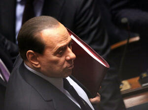 Берлускони бесен за присъдата си от 7 г. затвор