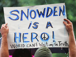 Беглецът Сноуден е в Москва