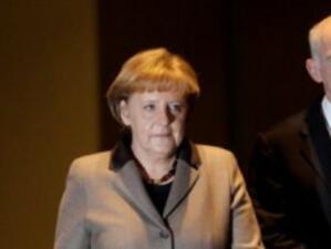 Меркел и Папандреу обсъдиха разсрочване на гръцките заеми